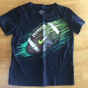 Boys nike tee